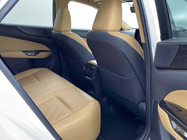 レクサス ＮＸ 250 バージョンL 兵庫県 2022(令4)年 2.5万km ソニッククォーツ ・ワンオーナー/・純正ナビ&TV&Bluetooth&USB&Miracast/・パノラマルーフ/・本革シート/・パノラミックビューモニター/・ビルトインETC2.0/・ドライブレコーダー/・LexusSafety＋/・プリクラッシュセーフティ/・フロントクロストラフィックアラート/・レーンチェンジアシスト/・アダプティブハイビームシステム/・レーダークルーズコントロール/・ロードサインアシスト/・発進遅れ告知機能/・ドライバー異常時対応システム/・プロアクティブドライビングアシスト/・ブラインドスポットモニター/・安心降車アシスト/・パーキングサポートブレーキ/・ハンズフリーパワーバックドア/・三眼フルLEDヘッドランプ/・ヘッドランプクリーナー/・リモートエアコン/・おくだけ充電/・TFT液晶式メーター/・カラーヘッドアップディスプレイ/・ステアリングヒーター/・本革シート/・レクサスクライメイトコンシェルジュ/・ナノイーX/・シートヒーター/・シートベンチレーション/・スマートキー/・アイドリングストップ