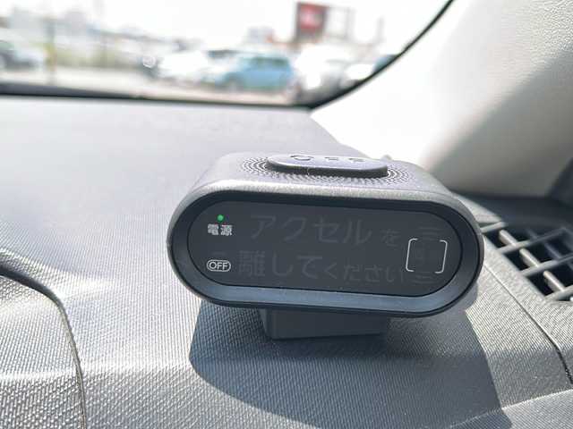 トヨタ アクア G ブラックソフトレザーセレ 岐阜県 2015(平27)年 3.4万km スーパーホワイトⅡ 登録時走行距離３４０２８km　/社外7型ＳＤナビ　/ワンセグ　/バックモニター　/ＬＥＤヘッドライト　/コーナーセンサー前後　/レザーシート　/クルーズコントロール　/スマートキー　/ドライブレコーダー前方　/ＥＴＣ　/プッシュスタート/パワーステアリング/パワーウィンドウ/エアコンAAC/Blue tooth可/CD・DVD可/SDミュージックサーバー可/AUX可/フルフラットシート/社外フロアマット/社外アルミホイール/ABS/横滑り防止装置/レーンキープアシスト/オートライト/オートマチックハイビーム/エアバッグW/衝突被害軽減システム