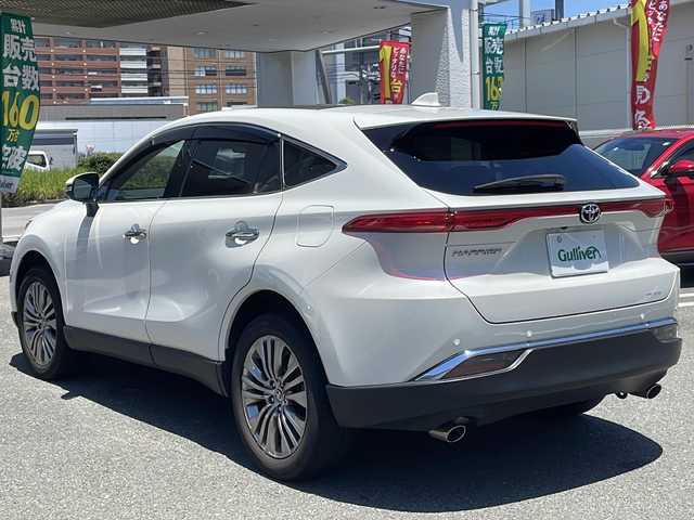 トヨタ ハリアー Z 福岡県 2021(令3)年 3.8万km ホワイトパールクリスタルシャイン ワンオーナー　/サンルーフ　/クルーズコントロール（追従走行あり）　/ビルトインＥＴＣ　/純正メーカーナビ（Ｂｌｕｅｔｏｏｔｈ・フルセグＴＶ・ＡＭ／ＦＭ）　/アラウンドビューモニター　/MTモード付AT車/運転席パワーシート/USBポート/電動リアゲート/運転席・助手席エアバック/カーテンエアバック/ハーフレザーシート/純正フロアマット/純正19インチアルミホイール/パワーステアリング/パワーウィンドウ/横滑り防止装置/盗難防止装置/オートマチックハイビーム/LEDライト/スマートキー/スペアキー×１/プッシュスタート/保証書/取扱説明書