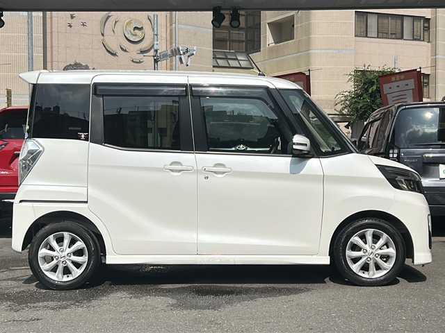 日産 デイズ ルークス ハイウェイスター Xターボ 埼玉県 2020(令2)年 1.5万km ホワイトパール 登録時１４９８４ｋｍ/純正7インチSDナビ（MM319D-W）/FM/AM/BT/CD/DVD/フルセグTV/AUX/ミュージックサーバー（SD）/衝突軽減装置/横滑り防止機能/レーンキープアシスト/全周囲カメラ/片側パワースライドドア/オートハイビーム/アイドリングストップ/ETC2.0/ナビ連動型純正前方ドライブレコーダー/ステアリングリモコン/純正１４インチアルミホイール/LEDヘッドライト/フォグランプ/オートライト/ハイビームアシスト/ドアバイザー/左右ロールサンシェード/純正フロアマット/電動格納ミラー/ウィンカーミラー/スマートキー×２/保証書/取扱説明書
