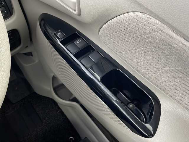 日産 デイズ X 栃木県 2019(平31)年 5.6万km ブラック 社外オーディオ/（CD/AM/FM/USB）/アラウンドビューモニター/コーナーセンサー/ドライブレコーダー/シートヒーター（D席）/プリクラッシュブレーキ/電格ウィンカーミラー/アイドリングストップ/電格ウィンカーミラー/純正フロアマット/純正ドアバイザー/社外14インチアルミホイール/プッシュスタート/スペアキー×１/取扱説明書