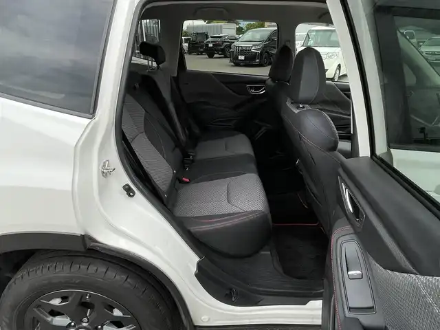 スバル フォレスター X－ブレイク 青森県 2019(令1)年 4.7万km クリスタルホワイトP ・4WD/・純正ディーラーSDナビ/・フルセグ/Bluetooth/・バックカメラ/・純正ドライブレコーダー/・アイサイトセーフティープラス/・ブラインドスポットモニター/・デジタルインナーミラー/・レーンキープアシスト/・レーダークルーズコントロール/・パワーバックドア/・ルーフレール/・ハーフレザーシート/・前席シートヒーター/・スマートキー/・前後コーナーセンサー/・オートマチックハイビーム/・パドルシフト/・純正17AW/・純正LEDヘッドライト/・ETC/・保証書・取説あり