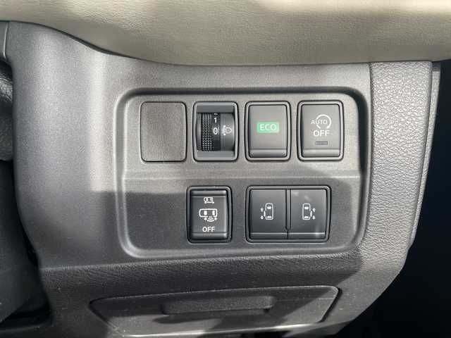 日産 セレナ ハイウェイスター 愛知県 2016(平28)年 6.6万km カシミヤグレージュ 2トーン プロパイロット/純正9インチSDナビ（地図SDカード無し）/フリップダウンモニター/全方位カメラ/両側パワースライドドア/クルーズコントロール/イージーオープン機能/コーナーセンサー/純正アルミホイール/LEDヘッドライト/インテリジェントミラー/リアオートエアコン/ETC/衝突被害軽減ブレーキ/フルセグTV/CD DVD/Bluetooth/ステアリングスイッチ/スマートキー/プッシュスタート