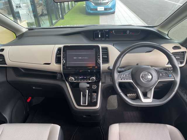 日産 セレナ ハイウェイスター 愛知県 2016(平28)年 6.6万km カシミヤグレージュ 2トーン プロパイロット/純正9インチSDナビ（地図SDカード無し）/フリップダウンモニター/全方位カメラ/両側パワースライドドア/クルーズコントロール/イージーオープン機能/コーナーセンサー/純正アルミホイール/LEDヘッドライト/インテリジェントミラー/リアオートエアコン/ETC/衝突被害軽減ブレーキ/フルセグTV/CD DVD/Bluetooth/ステアリングスイッチ/スマートキー/プッシュスタート