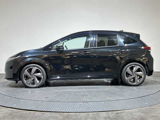 日産 オーラ 愛媛県 2022(令4)年 2.7万km 黒 純正9型ナビ/プロパイロット/フルセグテレビ/バックカメラ/全周囲カメラ/衝突被害軽減ブレーキ/BOSEサウンドシステム/ETC2.0/ワイヤレス充電/シートヒーター/ステアリングヒーター/HDMI/ブラインドスポットモニター/Bluetooth/ドライブレコーダー/合皮シート/カラーコードGAT