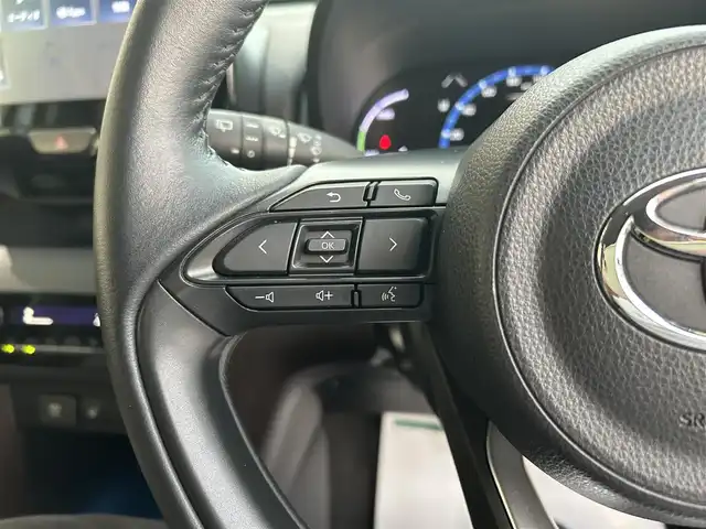 トヨタ ヤリスクロス ハイブリッド Z 香川県 2020(令2)年 6.3万km ブラックマイカ/ホワイトパールクリスタルシャイン 2トーン ワンオーナー/純正メモリナビ/アップルカープレイ/USB/Bluetooth/パノラミックビューモニター/トヨタセーフティセンス/プリクラッシュセーフティ/レーンキープ/オートハイビーム/レーダークルーズ/電子パーキング/ブレーキホールド/ハーフレザーシート/シートヒーター/クリアランスソナー/前後ドライブレコーダー/純正フロアマット/スペアキー/ETC