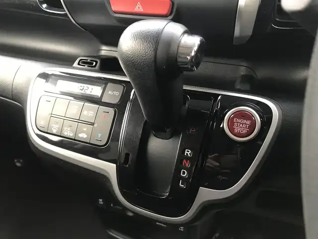 ホンダ Ｎ ＢＯＸ カスタム SSパッケージ 栃木県 2016(平28)年 8.9万km クリスタルブラックパール 株)IDOMが運営する【じしゃロン小山店】の自社ローン専用車両になります。こちらは現金またはオートローンご利用時の価格です。自社ローンご希望の方は別途その旨お申付け下さい//禁煙車/社外フルセグナビ/（CD/DVD/AM/FMラジオ）/(Bluetooth)/スマートキー/プッシュスタート/バックカメラ/ＥＴＣ/片側パワースライドドア/チップアップシート/シートヒーター/アイドリングストップ/電動格納ドアミラー/パワーウインドウ/オートライト