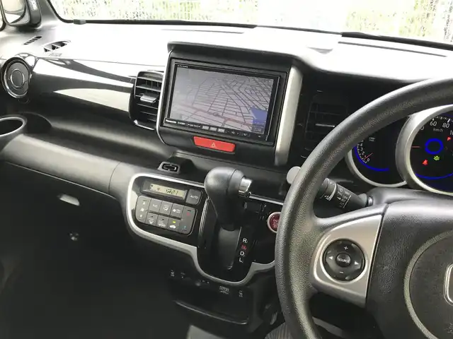 ホンダ Ｎ ＢＯＸ カスタム SSパッケージ 栃木県 2016(平28)年 8.9万km クリスタルブラックパール 株)IDOMが運営する【じしゃロン小山店】の自社ローン専用車両になります。こちらは現金またはオートローンご利用時の価格です。自社ローンご希望の方は別途その旨お申付け下さい//禁煙車/社外フルセグナビ/（CD/DVD/AM/FMラジオ）/(Bluetooth)/スマートキー/プッシュスタート/バックカメラ/ＥＴＣ/片側パワースライドドア/チップアップシート/シートヒーター/アイドリングストップ/電動格納ドアミラー/パワーウインドウ/オートライト