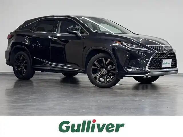 レクサス ＲＸ 450h バージョンL 三重県 2019(令1)年 3万km グラファイトブラックガラスフレーク ハイブリッド/FF/MTモード付フロアCVT/12.3型ナビ（AM/FM/CD/DVD/SDREC/SD/USB/Bluetooth/Miracast/AUX/TV）/パノラミックビューモニター/【OP】マークレビンソン プレミアムサラウンドサウンドシステム/ドライブレコーダー 前後/ETC2.0/LEXUS Safety System＋/●プリクラッシュセーフティ/●レーンキーピングアシスト/●レーダークルコン（全車速追従機能付）/●オートハイビーム/・ブラインドスポットモニター＆リヤクロストラフィックアラート・オートブレーキ/・ロードサインアシスト/・先行車発進告知機能/・【OP】ITS Connect/装備/・セミアニリン本革シート（黒）/・メモリー＆4way電動ランバーサポート付10wayパワーシート（D/N）/・セカンドパワーシート/・シートヒーター（D/N/2nd左右）＆ベンチレーション（D/N）/・ステアリングヒーター/・タッチレスパワーバックドア/・AC100Vコンセント（100W）/・カラーヘッドアップディスプレイ/・3眼LED/・左右独立オートエアコン/・【OP】純正20インチ×8J ブロンズ・カラード切削光輝アルミホイール/・スマートキーx1/など
