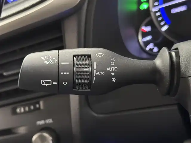 レクサス ＲＸ 450h バージョンL 三重県 2019(令1)年 3万km グラファイトブラックガラスフレーク ハイブリッド/FF/MTモード付フロアCVT/12.3型ナビ（AM/FM/CD/DVD/SDREC/SD/USB/Bluetooth/Miracast/AUX/TV）/パノラミックビューモニター/【OP】マークレビンソン プレミアムサラウンドサウンドシステム/ドライブレコーダー 前後/ETC2.0/LEXUS Safety System＋/●プリクラッシュセーフティ/●レーンキーピングアシスト/●レーダークルコン（全車速追従機能付）/●オートハイビーム/・ブラインドスポットモニター＆リヤクロストラフィックアラート・オートブレーキ/・ロードサインアシスト/・先行車発進告知機能/・【OP】ITS Connect/装備/・セミアニリン本革シート（黒）/・メモリー＆4way電動ランバーサポート付10wayパワーシート（D/N）/・セカンドパワーシート/・シートヒーター（D/N/2nd左右）＆ベンチレーション（D/N）/・ステアリングヒーター/・タッチレスパワーバックドア/・AC100Vコンセント（100W）/・カラーヘッドアップディスプレイ/・3眼LED/・左右独立オートエアコン/・【OP】純正20インチ×8J ブロンズ・カラード切削光輝アルミホイール/・スマートキーx1/など