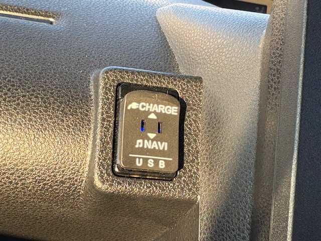 ダイハツ タント カスタム X 大阪府 2023(令5)年 1.4万km ブラックマイカメタリック/ファイアークォーツレッドメタリック 2トーン 純正ナビ/バックカメラ/フルセグ/両側パワースライドドア/スマートアシスト/シートヒーター/ハーフレザーシート/純正アルミホイール/LEDヘッドライト/プッシュスタート/スマートキー