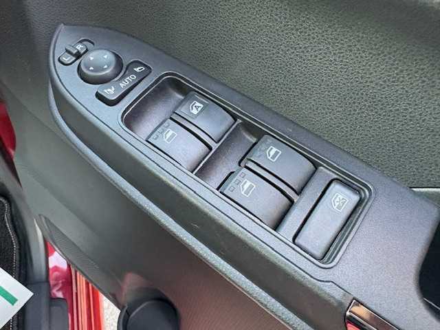 ダイハツ タント カスタム X 大阪府 2023(令5)年 1.4万km ブラックマイカメタリック/ファイアークォーツレッドメタリック 2トーン 純正ナビ/バックカメラ/フルセグ/両側パワースライドドア/スマートアシスト/シートヒーター/ハーフレザーシート/純正アルミホイール/LEDヘッドライト/プッシュスタート/スマートキー