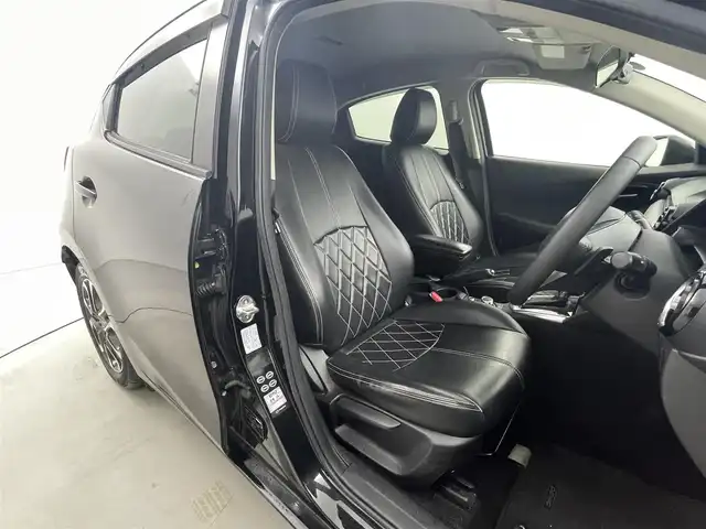 マツダ デミオ XD ツーリング 福井県 2015(平27)年 5.5万km ジェットブラックマイカ ディーゼル/純正マツダコネクトナビ/CD/DVD/フルセグTV/Bluetooth/USB/AM/FM/バックカメラ/衝突軽減ブレーキ/ETC/革巻きステアリング/ステアリングリモコン/ステアリングチルド機構/オートライト/フォグランプ/電動格納式ミラー/リアワイパー/社外シートカバー