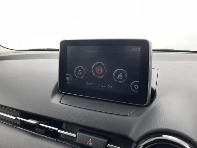 マツダ デミオ XD ツーリング 福井県 2015(平27)年 5.5万km ジェットブラックマイカ ディーゼル/純正マツダコネクトナビ/CD/DVD/フルセグTV/Bluetooth/USB/AM/FM/バックカメラ/衝突軽減ブレーキ/ETC/革巻きステアリング/ステアリングリモコン/ステアリングチルド機構/オートライト/フォグランプ/電動格納式ミラー/リアワイパー/社外シートカバー