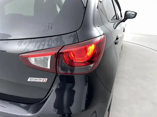 マツダ デミオ XD ツーリング 福井県 2015(平27)年 5.5万km ジェットブラックマイカ ディーゼル/純正マツダコネクトナビ/CD/DVD/フルセグTV/Bluetooth/USB/AM/FM/バックカメラ/衝突軽減ブレーキ/ETC/革巻きステアリング/ステアリングリモコン/ステアリングチルド機構/オートライト/フォグランプ/電動格納式ミラー/リアワイパー/社外シートカバー