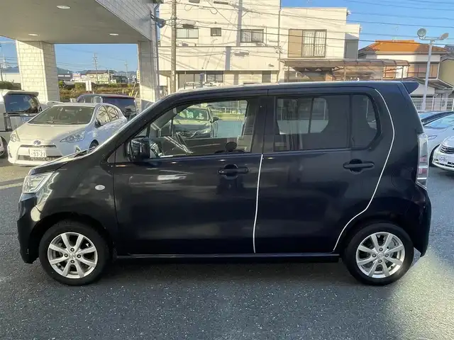 スズキ ワゴンＲ スティングレー X 愛知県 2013(平25)年 9.5万km ブルーイッシュブラックパール3 (株)IDOMが運営する【じしゃロン豊川店】の自社ローン対象車両になります。こちらは現金ご利用時の価格です。自社ローンご希望の方は別途その旨お申付け下さい。/ 社外メモリナビ/　〇 CD再生機能/　〇 フルセグTV/ ETC/ 革巻ステアリング/ フロアマット