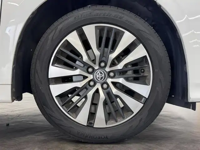 トヨタ アルファード S Cパッケージ 三重県 2021(令3)年 7.8万km ホワイトパールクリスタルシャイン ガソリン/FF/MTモード付インパネCVT/純正 9インチディスプレイオーディオ/（FM/AM/USB/iPod/Bluetooth/TV/Miracast/CarPlay/AndroidAuto）/バックガイドモニター/両側パワースライドドア/ドライブレコーダー 前後/ETC/Toyota Safety Sense/・プリクラッシュセーフティ/・レーントレーシングアシスト/・クリアランスソナー/・パーキングサポートブレーキ/・アダプティブハイビームシステム/・レーダークルコン/・ロードサインアシスト/・先行車発進告知機能/・ブラインドスポットモニター*＋リヤクロストラフィックアラート*/など/装備/・ツインムーンルーフ*/・デジタルインナーミラー*/・合皮シート/・パワーシート（D/N）/・エグゼクティブパワーシート（電動リクライニング＆オットマン（N/2nd））/・パワーバックドア/・シートヒーター・ベンチレーション（D/N）/・ステアリングヒーター/・オートライト/・3眼LEDヘッドランプ/・左右・後席独立オートエアコン/・純正18AW/・スマートキーx1/など