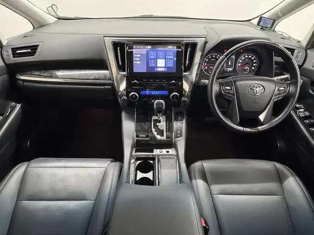 トヨタ アルファード S Cパッケージ 三重県 2021(令3)年 7.8万km ホワイトパールクリスタルシャイン ガソリン/FF/MTモード付インパネCVT/純正 9インチディスプレイオーディオ/（FM/AM/USB/iPod/Bluetooth/TV/Miracast/CarPlay/AndroidAuto）/バックガイドモニター/両側パワースライドドア/ドライブレコーダー 前後/ETC/Toyota Safety Sense/・プリクラッシュセーフティ/・レーントレーシングアシスト/・クリアランスソナー/・パーキングサポートブレーキ/・アダプティブハイビームシステム/・レーダークルコン/・ロードサインアシスト/・先行車発進告知機能/・ブラインドスポットモニター*＋リヤクロストラフィックアラート*/など/装備/・ツインムーンルーフ*/・デジタルインナーミラー*/・合皮シート/・パワーシート（D/N）/・エグゼクティブパワーシート（電動リクライニング＆オットマン（N/2nd））/・パワーバックドア/・シートヒーター・ベンチレーション（D/N）/・ステアリングヒーター/・オートライト/・3眼LEDヘッドランプ/・左右・後席独立オートエアコン/・純正18AW/・スマートキーx1/など