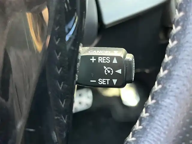 トヨタ アクア G G’s 奈良県 2015(平27)年 4.3万km ライムホワイトパールクリスタルシャイン 純正7インチナビ（NSCP-W62）/クルーズコントロール/バックカメラ/横滑り防止/ハーフレザーシート/前席シートヒーター/オートライト/LEDヘッドライト/電動格納ミラー/後方ドライブレコーダー/ETC/純正17インチAW/保証書/取り扱い説明書/スペアキーX1