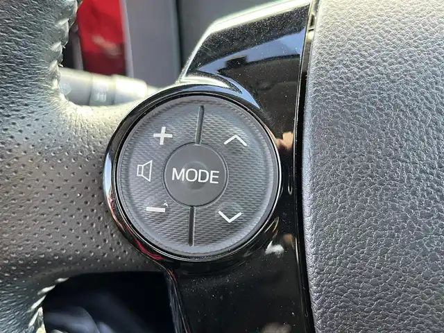 トヨタ アクア G G’s 奈良県 2015(平27)年 4.3万km ライムホワイトパールクリスタルシャイン 純正7インチナビ（NSCP-W62）/クルーズコントロール/バックカメラ/横滑り防止/ハーフレザーシート/前席シートヒーター/オートライト/LEDヘッドライト/電動格納ミラー/後方ドライブレコーダー/ETC/純正17インチAW/保証書/取り扱い説明書/スペアキーX1