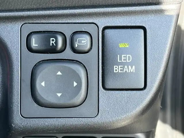 トヨタ アクア G G’s 奈良県 2015(平27)年 4.3万km ライムホワイトパールクリスタルシャイン 純正7インチナビ（NSCP-W62）/クルーズコントロール/バックカメラ/横滑り防止/ハーフレザーシート/前席シートヒーター/オートライト/LEDヘッドライト/電動格納ミラー/後方ドライブレコーダー/ETC/純正17インチAW/保証書/取り扱い説明書/スペアキーX1