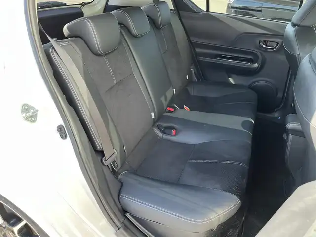 トヨタ アクア G G’s 奈良県 2015(平27)年 4.3万km ライムホワイトパールクリスタルシャイン 純正7インチナビ（NSCP-W62）/クルーズコントロール/バックカメラ/横滑り防止/ハーフレザーシート/前席シートヒーター/オートライト/LEDヘッドライト/電動格納ミラー/後方ドライブレコーダー/ETC/純正17インチAW/保証書/取り扱い説明書/スペアキーX1