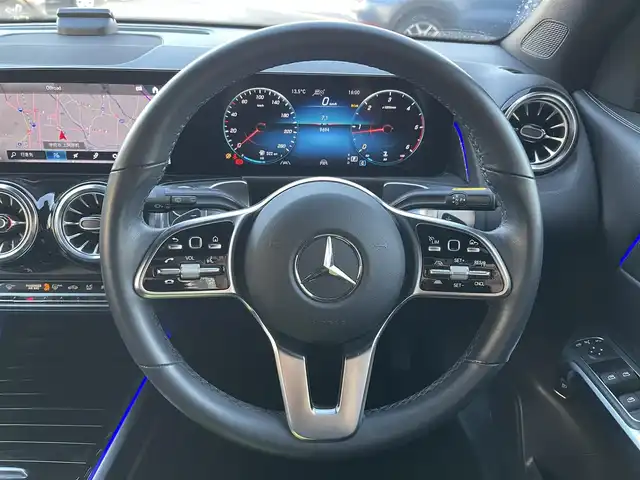 メルセデス・ベンツ Ｍ・ベンツ ＧＬＢ２００ｄ 4マチック 山梨県 2023(令5)年 1万km グレー