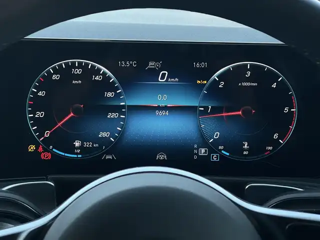 メルセデス・ベンツ Ｍ・ベンツ ＧＬＢ２００ｄ 4マチック 山梨県 2023(令5)年 1万km グレー