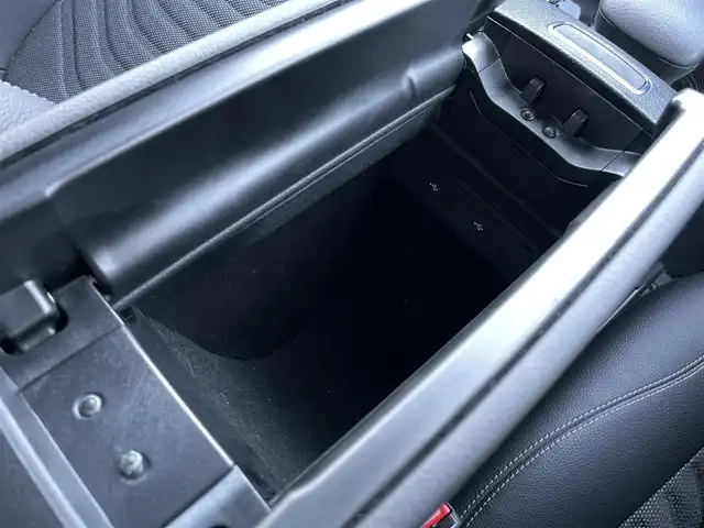 メルセデス・ベンツ Ｍ・ベンツ ＧＬＢ２００ｄ 4マチック 山梨県 2023(令5)年 1万km グレー