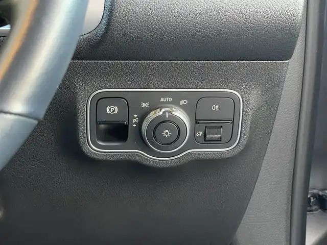 メルセデス・ベンツ Ｍ・ベンツ ＧＬＢ２００ｄ 4マチック 山梨県 2023(令5)年 1万km グレー