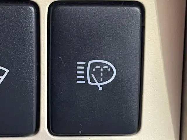 トヨタ ランドクルーザー プラド TX Lパッケージ 兵庫県 2015(平27)年 13万km ホワイトパールクリスタルシャイン モデリスタエアロ/サンルーフ/DN席シートヒーター/３列目電動シート/クルーズコントロール/ビルトインETC/純正アルミホイール/Bluetooth接続/ダウンヒルアシストコントロール/４WD/社外メモリナビ/オートマチックハイビーム/ヘッドライトウォッシャー/フルセグTV/スペアキー/スイッチスタート