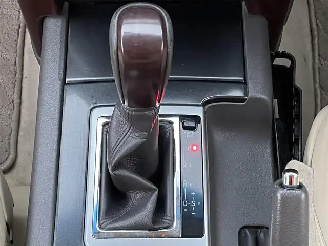 トヨタ ランドクルーザー プラド TX Lパッケージ 兵庫県 2015(平27)年 13万km ホワイトパールクリスタルシャイン モデリスタエアロ/サンルーフ/DN席シートヒーター/３列目電動シート/クルーズコントロール/ビルトインETC/純正アルミホイール/Bluetooth接続/ダウンヒルアシストコントロール/４WD/社外メモリナビ/オートマチックハイビーム/ヘッドライトウォッシャー/フルセグTV/スペアキー/スイッチスタート