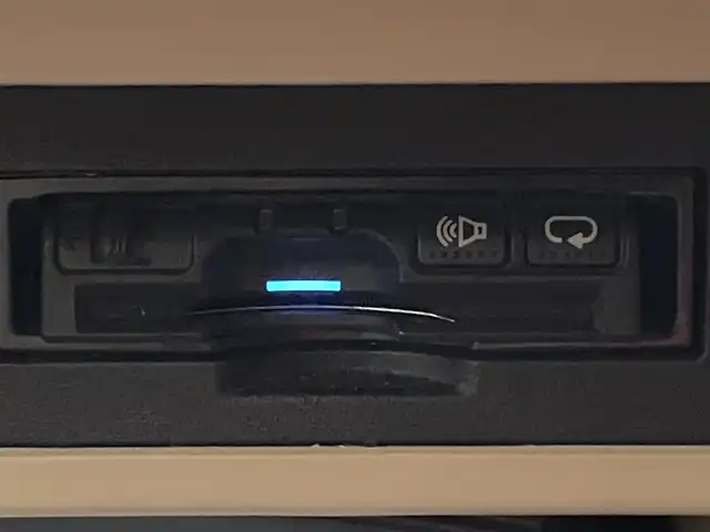 トヨタ ランドクルーザー プラド TX Lパッケージ 兵庫県 2015(平27)年 13万km ホワイトパールクリスタルシャイン モデリスタエアロ/サンルーフ/DN席シートヒーター/３列目電動シート/クルーズコントロール/ビルトインETC/純正アルミホイール/Bluetooth接続/ダウンヒルアシストコントロール/４WD/社外メモリナビ/オートマチックハイビーム/ヘッドライトウォッシャー/フルセグTV/スペアキー/スイッチスタート