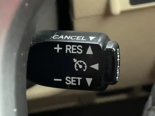 トヨタ ランドクルーザー プラド TX Lパッケージ 兵庫県 2015(平27)年 13万km ホワイトパールクリスタルシャイン モデリスタエアロ/サンルーフ/DN席シートヒーター/３列目電動シート/クルーズコントロール/ビルトインETC/純正アルミホイール/Bluetooth接続/ダウンヒルアシストコントロール/４WD/社外メモリナビ/オートマチックハイビーム/ヘッドライトウォッシャー/フルセグTV/スペアキー/スイッチスタート