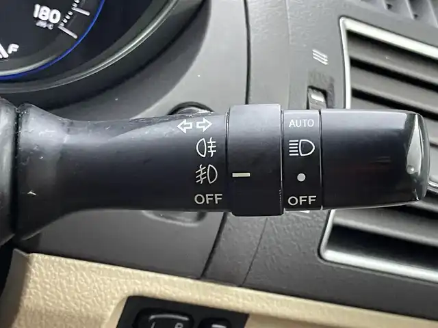 トヨタ ランドクルーザー プラド TX Lパッケージ 兵庫県 2015(平27)年 13万km ホワイトパールクリスタルシャイン モデリスタエアロ/サンルーフ/DN席シートヒーター/３列目電動シート/クルーズコントロール/ビルトインETC/純正アルミホイール/Bluetooth接続/ダウンヒルアシストコントロール/４WD/社外メモリナビ/オートマチックハイビーム/ヘッドライトウォッシャー/フルセグTV/スペアキー/スイッチスタート