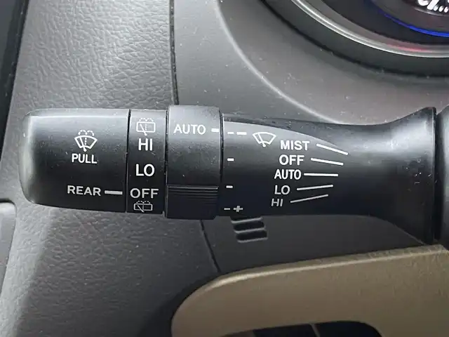 トヨタ ランドクルーザー プラド TX Lパッケージ 兵庫県 2015(平27)年 13万km ホワイトパールクリスタルシャイン モデリスタエアロ/サンルーフ/DN席シートヒーター/３列目電動シート/クルーズコントロール/ビルトインETC/純正アルミホイール/Bluetooth接続/ダウンヒルアシストコントロール/４WD/社外メモリナビ/オートマチックハイビーム/ヘッドライトウォッシャー/フルセグTV/スペアキー/スイッチスタート