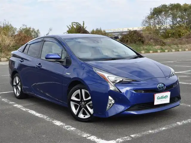 トヨタ プリウス A プレミアム　ツーリングセレ 福岡県 2018(平30)年 8万km ダークブルーマイカM トヨタセーフティセンス/純正9インチメモリナビ/フルセグ/CD/DVD/BT/HDMI/バックカメラ/純正LEDヘッドライト/純正17インチアルミホイール/純正ドライブレコーダー/合皮レザーシート/レーダークルーズコントロール/ブラインドスポットモニター/クリアランスソナー/ヘッドライトアップディスプレイ/前席シートヒーター/D席パワーシート/ステアリングリモコン/ビルトインETC