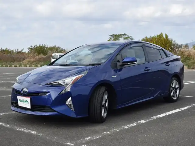 トヨタ プリウス A プレミアム　ツーリングセレ 福岡県 2018(平30)年 8万km ダークブルーマイカM トヨタセーフティセンス/純正9インチメモリナビ/フルセグ/CD/DVD/BT/HDMI/バックカメラ/純正LEDヘッドライト/純正17インチアルミホイール/純正ドライブレコーダー/合皮レザーシート/レーダークルーズコントロール/ブラインドスポットモニター/クリアランスソナー/ヘッドライトアップディスプレイ/前席シートヒーター/D席パワーシート/ステアリングリモコン/ビルトインETC