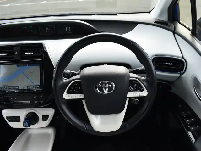 トヨタ プリウス A プレミアム　ツーリングセレ 福岡県 2018(平30)年 8万km ダークブルーマイカM トヨタセーフティセンス/純正9インチメモリナビ/フルセグ/CD/DVD/BT/HDMI/バックカメラ/純正LEDヘッドライト/純正17インチアルミホイール/純正ドライブレコーダー/合皮レザーシート/レーダークルーズコントロール/ブラインドスポットモニター/クリアランスソナー/ヘッドライトアップディスプレイ/前席シートヒーター/D席パワーシート/ステアリングリモコン/ビルトインETC