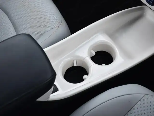 トヨタ プリウス A プレミアム　ツーリングセレ 福岡県 2018(平30)年 8万km ダークブルーマイカM トヨタセーフティセンス/純正9インチメモリナビ/フルセグ/CD/DVD/BT/HDMI/バックカメラ/純正LEDヘッドライト/純正17インチアルミホイール/純正ドライブレコーダー/合皮レザーシート/レーダークルーズコントロール/ブラインドスポットモニター/クリアランスソナー/ヘッドライトアップディスプレイ/前席シートヒーター/D席パワーシート/ステアリングリモコン/ビルトインETC