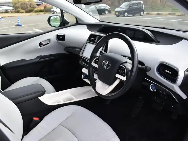 トヨタ プリウス A プレミアム　ツーリングセレ 福岡県 2018(平30)年 8万km ダークブルーマイカM トヨタセーフティセンス/純正9インチメモリナビ/フルセグ/CD/DVD/BT/HDMI/バックカメラ/純正LEDヘッドライト/純正17インチアルミホイール/純正ドライブレコーダー/合皮レザーシート/レーダークルーズコントロール/ブラインドスポットモニター/クリアランスソナー/ヘッドライトアップディスプレイ/前席シートヒーター/D席パワーシート/ステアリングリモコン/ビルトインETC