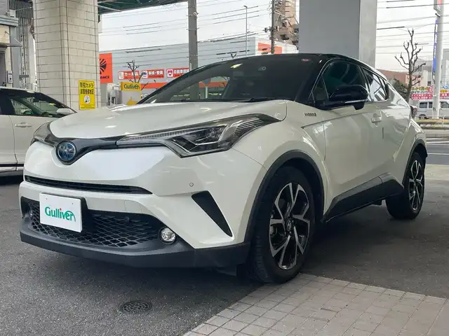 トヨタ Ｃ－ＨＲ G 愛知県 2018(平30)年 1.7万km ブラック/ホワイトパールクリスタルシャイン 2トーン ワンオーナー/ルーフブラックIIトーン/CYBER NAVI〈AVIC-CW901〉/・DVD／Bluetooth／地デジTV/バックカメラ/ハーフレザーシート/前席シートヒーター/純正LEDヘッドライト/シーケンシャルターンランプ/TOYOTA SAFETY SENSE/・プリクラッシュセーフティ/・レーンディパーチャーアラート/・オートマチックハイビーム/・レーダークルーズコントロール/ブラインドスポットモニター/クリアランスソナー/純正18インチAW〈スペアタイヤ有〉/スマートキー＆プッシュスタート