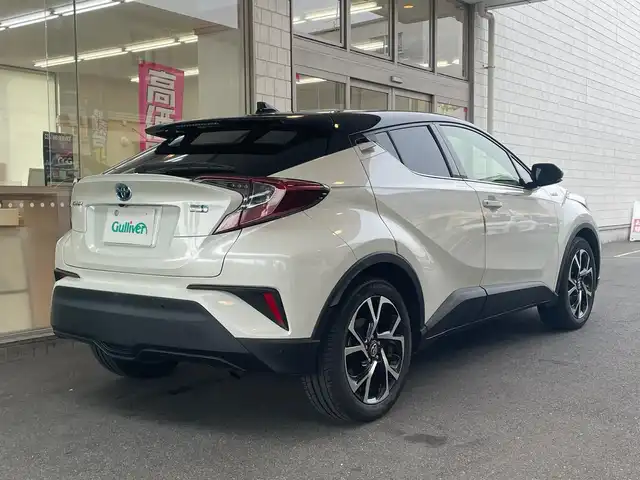 トヨタ Ｃ－ＨＲ G 愛知県 2018(平30)年 1.7万km ブラック/ホワイトパールクリスタルシャイン 2トーン ワンオーナー/ルーフブラックIIトーン/CYBER NAVI〈AVIC-CW901〉/・DVD／Bluetooth／地デジTV/バックカメラ/ハーフレザーシート/前席シートヒーター/純正LEDヘッドライト/シーケンシャルターンランプ/TOYOTA SAFETY SENSE/・プリクラッシュセーフティ/・レーンディパーチャーアラート/・オートマチックハイビーム/・レーダークルーズコントロール/ブラインドスポットモニター/クリアランスソナー/純正18インチAW〈スペアタイヤ有〉/スマートキー＆プッシュスタート