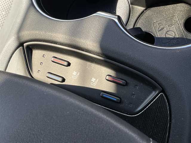 トヨタ ハリアー Z レザーパッケージ 宮崎県 2020(令2)年 2.9万km プレシャスブラックパール ワンオーナー/純正ナビ/(AM.FM.Bluetooth.USB)/フルセグTV/アラウンドビューカメラ/ETC2.0/前後ドライブレコーダー/デジタルインナーミラー/レーダークルーズコントロール/パワーシート/エアシート/シートヒーター/ハンドルヒーター/パワーバックドア/オートライト/オートマチックハイビーム/オートエアコン/衝突軽減ブレーキ/レーンキープアシスト/横滑り防止機能/スマートキー