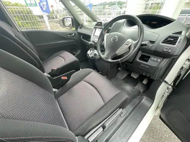 日産 セレナ ハイウェイS G Sハイブリッド 兵庫県 2012(平24)年 9.2万km ブリリアントホワイトパール (株)IDOMが運営する【じしゃロン神戸名谷店】の自社ローン専用車両になりますこちらは現金またはオートローンご利用時の価格です。自社ローンご希望の方は別途その旨お申付け下さい。/ナビ(HM512D-W)/TV/CD/DVD/Bluetooth/ETC/バックカメラ/クルーズコントロール/両側パワースライドドア/フリップダウンモニター/純正フロアマット/純正アルミホイール/ドアバイザー/オートライト/フォグライト/取扱説明書/保証書/スペアキー×１