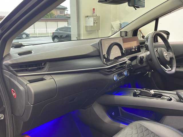 日産 ノート オーテック 栃木県 2021(令3)年 4.2万km 黒 純正ナビ/（フルセグ/Bluetooth/USB）/全方位カメラ/プロパイロット/エマージェンシーブレーキシステム/コーナーセンサー/ビルトインETC/前方ドラレコ/禁煙車/デジタルインナーミラー/オートライト/LEDヘッドライト/横滑り防止装置/フォグランプ/スマートキー/プッシュスタート/ステアリングスイッチ/電動格納ミラー/ウインカーミラー/純正アルミホイール/純正フロアマット