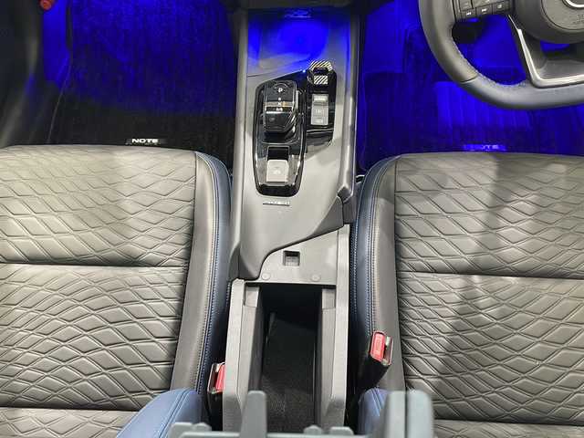 日産 ノート オーテック 栃木県 2021(令3)年 4.2万km 黒 純正ナビ/（フルセグ/Bluetooth/USB）/全方位カメラ/プロパイロット/エマージェンシーブレーキシステム/コーナーセンサー/ビルトインETC/前方ドラレコ/禁煙車/デジタルインナーミラー/オートライト/LEDヘッドライト/横滑り防止装置/フォグランプ/スマートキー/プッシュスタート/ステアリングスイッチ/電動格納ミラー/ウインカーミラー/純正アルミホイール/純正フロアマット
