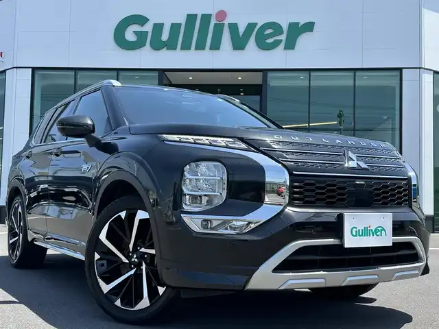 三菱 アウトランダー ＰＨＥＶ P 栃木県 2022(令4)年 4.1万km ブラックダイヤモンド 電動パノラマサンルーフ/スポーティーパッケージ/純正9インチナビ/BOSEサウンド/AppleCarPlay/AndroidAuto/Bluetoothオーディオ/フルセグTV（走行中視聴可）/ステアリングリモコン/マルチアラウンドモニター/ワイヤレス充電/三菱e-Assist/マイパイロット/レーンアシスト/ブラインドスポットモニター/ヘッドアップディスプレイ/エレクトリックテールゲート/アダプティブLEDヘッドライト/マッサージ機能付パワーシート/全席シートヒーター/ステアリングヒーター/ビルトインETC2.0/AC1500W給電