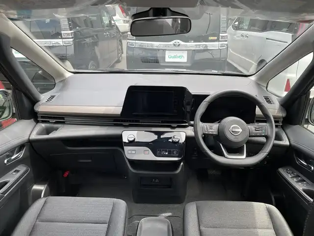 日産 セレナ e－パワー ハイウェイスター V 三重県 2023(令5)年 0.3万km ダイヤモンドブラック 禁煙車/純正９型メモリーナビ/バックカメラ　/エマージェンシーブレーキ　/プロパイロット/レーダークルーズコントロール　/両側ハンズフリー機能付きパワースライドドア　/１００Ｖ電源　/ブラインドスポットモニター　/レーンキープアシスト　/オートハイビーム /前後コーナーセンサー　/ＬＥＤ　/ＥＴＣ/サイド/カーテンエアバッグ