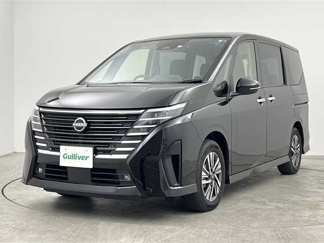 日産 セレナ e－パワー ハイウェイスター V 三重県 2023(令5)年 0.3万km ダイヤモンドブラック 禁煙車/純正９型メモリーナビ/バックカメラ　/エマージェンシーブレーキ　/プロパイロット/レーダークルーズコントロール　/両側ハンズフリー機能付きパワースライドドア　/１００Ｖ電源　/ブラインドスポットモニター　/レーンキープアシスト　/オートハイビーム /前後コーナーセンサー　/ＬＥＤ　/ＥＴＣ/サイド/カーテンエアバッグ